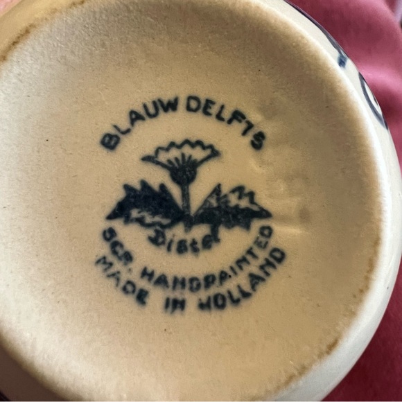 Vintage Blue and White Mini Vase
Blauw Delfts Miniature - Picture 6 of 7